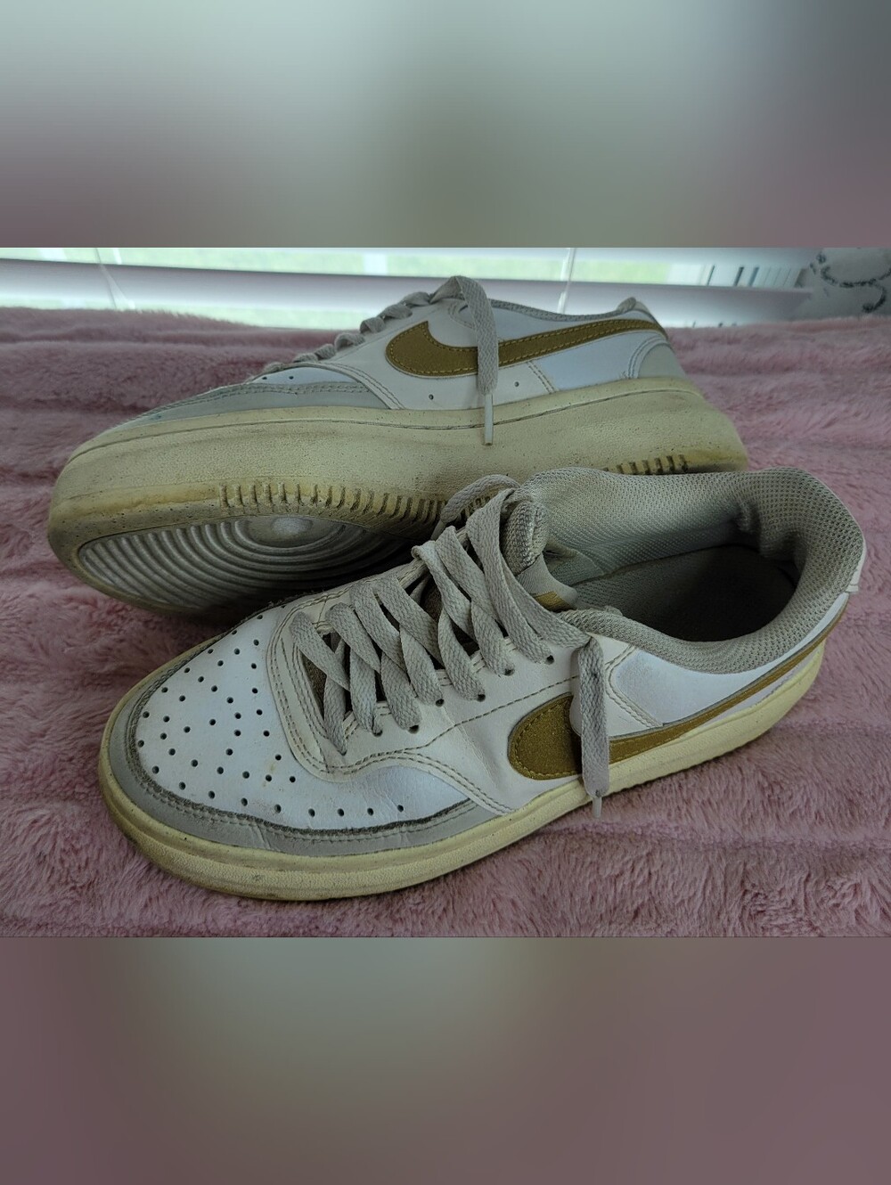 Worn Sail/Metallic Gold Low-Top Sneakers 7.5 Nike Court Vision Alta DZ5394-100